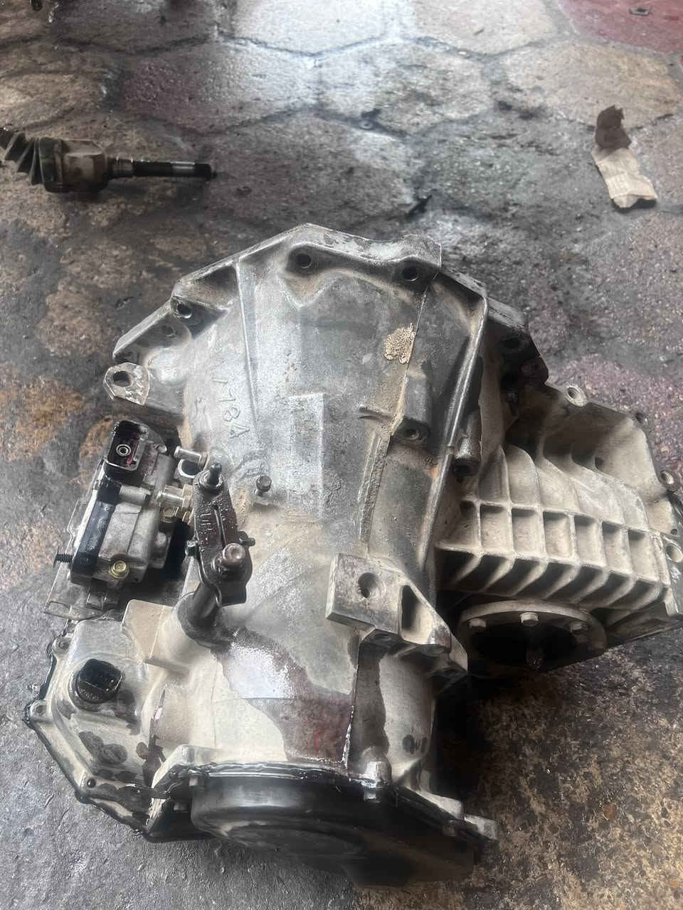 دوج كرفان صيانه كير خطارنه من الموصل 
تم تنزيل الكير وتبديل جميع القطع 
بقطع اصليه حاويه 
ورجعت 💯ويدلل صاحب السياره 
اي ستفسار بل خدمه ‭٠٧٧٣ ٢٨٧ ٦٥٧٢‬
بغداد مقابل جسر الطالبيه
