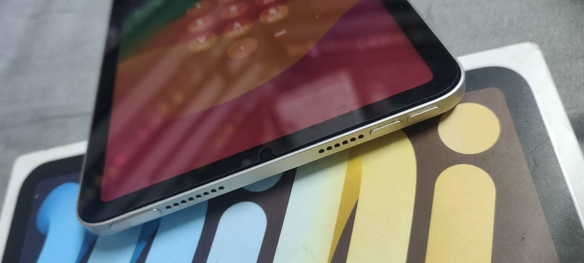 سلام عليكم 
ايباد مني 6 التفاصيل كلها بل صور ذاكره 64 بعده داخل ضمان بطاريه 99 سعره 350 / بغداد البلديات ***********
