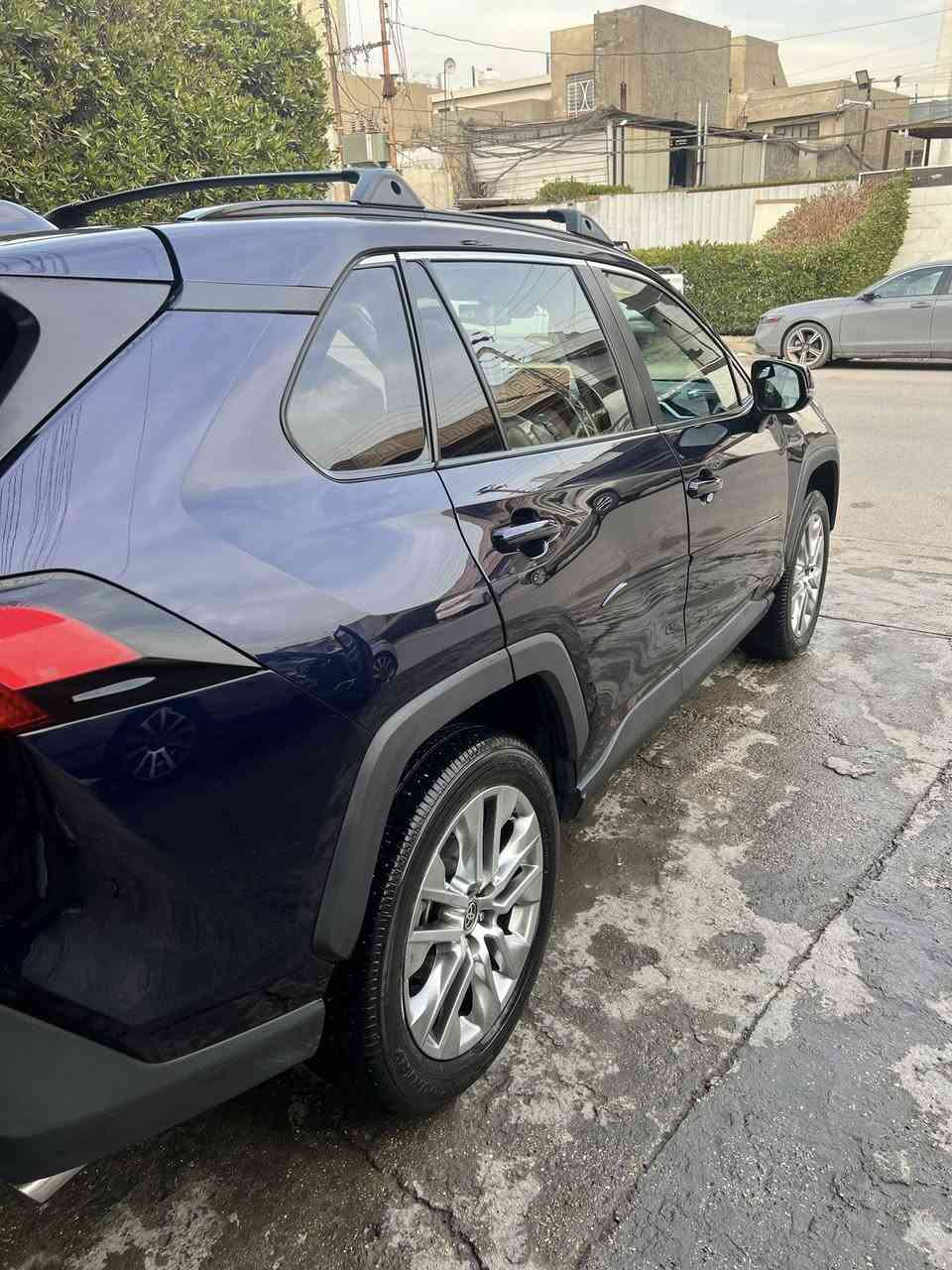 للبيع راف فور نيلي ميتاليك موديل ٢٠٢٤
بنزين محرك ٢٥٠٠ ٤ سلندر
‎رقم بغداد 
‎٢٩٧٠٠ كم قابل للزيادة
‎سلايد
‎ راكات قمارة
‎رادار امامي خلفي ونقاط عمياء
‎كاميرا الوسطية كاديلاك وتقلب عادي
‎ويل ١٩
‎إطفاء ذاتي عند الوقوف 
‎كشتات جلد 
‎شاشة كبيرة لمس
‎كروس سرعة رادار وكروس عادي
‎كشن السايق كهرباء
‎صندوق كهرباء
‎سايد بريك كهرباء
‎اوتو هولد
‎لايتات زينون والبگلايت لد
‎بلوجكترات زينون
‎كشن السايق ميموري
‎سستم JBL
‎حساس تايرات
‎جام كلة اوتو
‎٣ وضعيات قيادة
‎بصمة وتشغيل عن بعد
‎تدفئة كشنات وستيرن
‎تبريد مناخين وتبريد خلفي
‎حساسات امامي خلفي
‎كاميرا خلفية دوارة
‎مانع اصطدام امامي وخلفي
‎تنبيه خروج عن المسار
‎ حادث مثل ما مبين بالسونار
‎السعر 23,500 قابل للتفاوض
*********** 
‎متواجد واتساب
