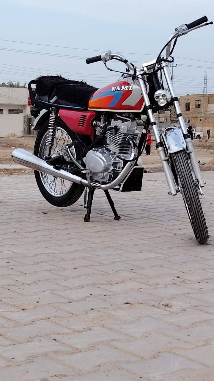 سلام عليكم دراجه للبيع بدون تعمير صارله 6اشهر غراض كله اصليه من سيد خلدون 750سعر ***********
