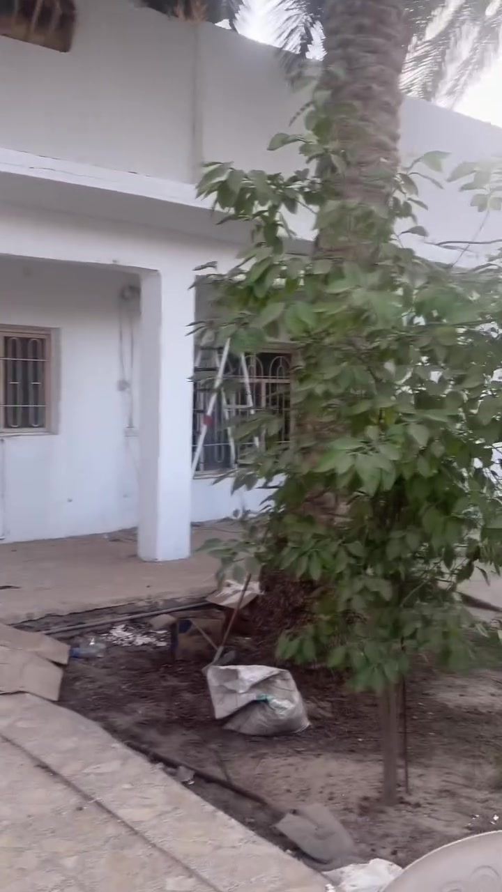 بيت للايجار
الموقع ام الخيل الفرع الي مقابيل مطعم سلاتو 
المساحة٣٠٠ متر 
اربع غرف نوم 
هول 
استقبال 
مطبخ حار وبارد 
حديقة عدد٢ 
حمامات خارجية وداخليه
يتاجر مكتب، معهد، روضة ، عائلة 
***********

