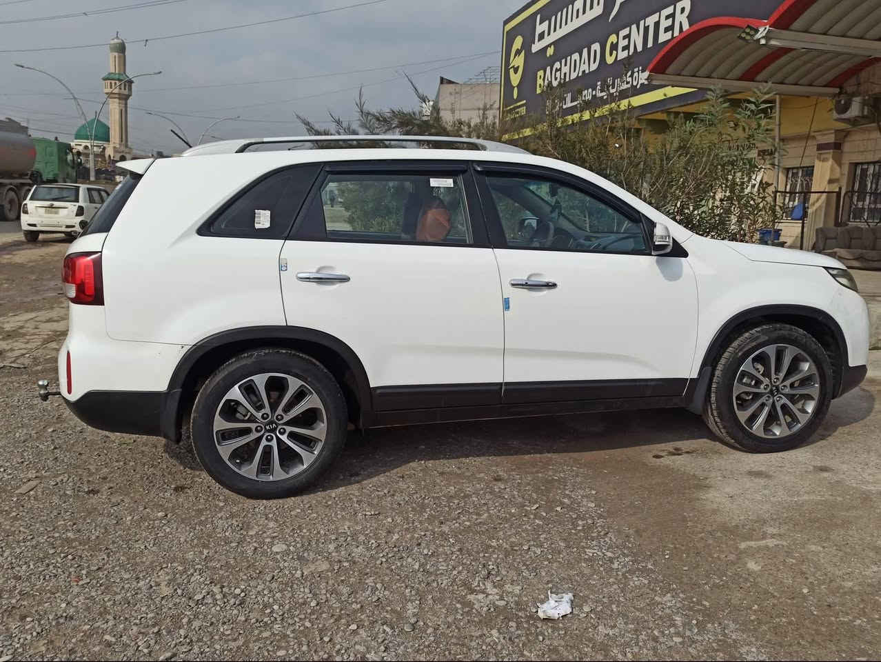 السلام عليكم
سورنتو 
موديل 2014
وارد كوري 
رقم أربيل الدولي 
كابون بأنزين الكتروني 
موصفات فول بانوراما بصمه ابواب بصمه تشغيل اشاير بالمري 
محرك وكير شرط
محرك 4 س مفتوح 
ماشيه 197 كيلو 
7 راكب 
طخم حداديه جديد 
باتري جديد 
تبريد تدفئه 
شرط التحويل 
سياره بدون صبغ بيها ملاحظات بارد موضحه بالصور السونار 
السعر 175 $وبيها مجال
***********
