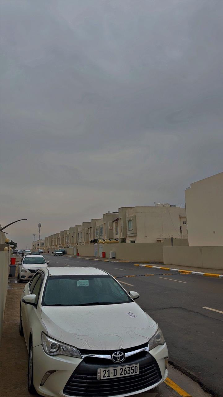 السلام عليكم 
كامري 2016 وارد خليجي ابيضّ 
كلين عدا تكحيل 4 أصابع بال جاملغ 
فول مواصفات
برده كهربائيه 
بصمه 
كشن كهرباء 
حساسات 
تبريد قطعتين 
شاشة
رقم شمالي 
تحويل مباشر 
ماشيه ١٤٠ فقط
نضافه ١٠٠/١٠٠
السعر 182
***********
