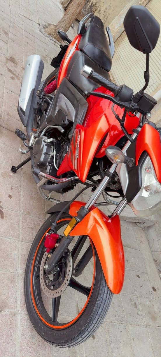 السلام عليكم ورحمة الله وبركاته هاوجي موديل ٢٠ نضيفه اي نقص ما بيها السعر ١٤ ورقه  العنوان رمادي شارع البريد مقابل باب البريد ورشة انس القيسي للإستفسار الاتصال با الرقم ***********
