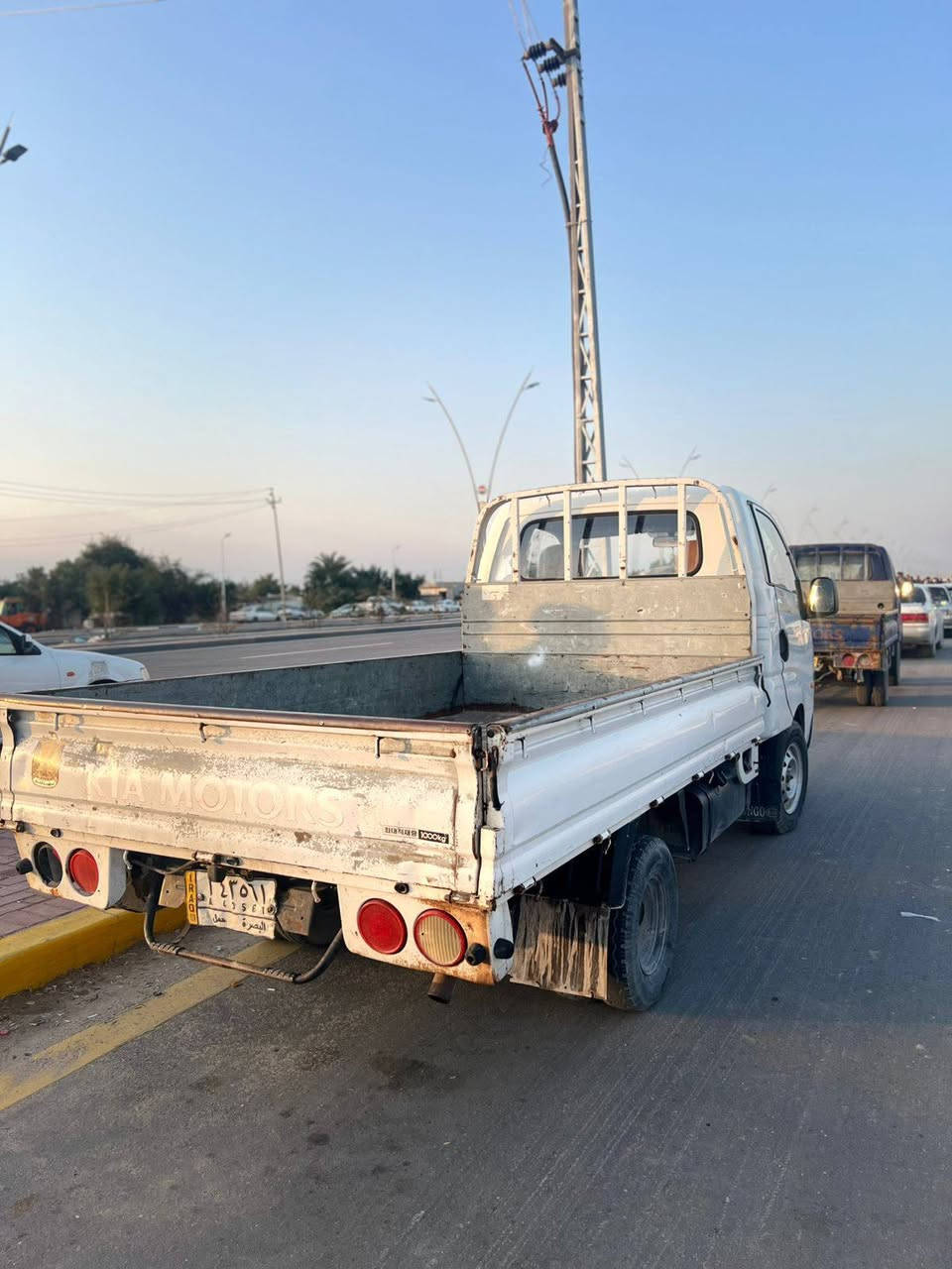 السلام عليكم كيه لبيع موديل 2013 رقم بصره مشروع وطني تحويل مباشر جاهزه مكينه وكير  وشاصي كهربايات شغاله مكان السياره بصره سعر 75 رقم شاصي واضح 
***********
