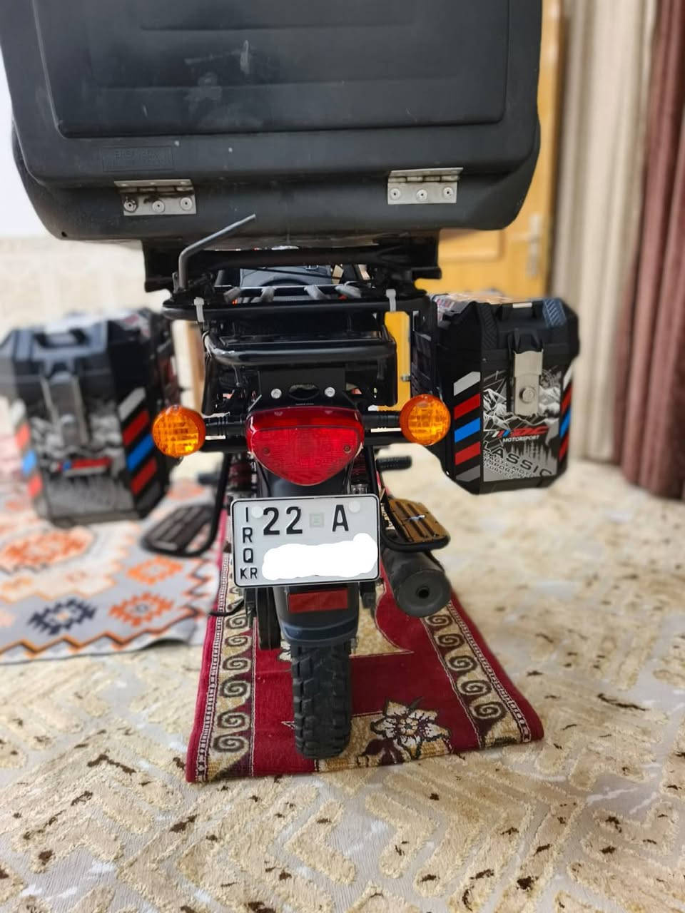 السلام عليكم
للبيع فقط
دراجه دايوان جبلي 
مكينه 200
موديل 2025 
شاحن اصلي منفذين 33w/18wشحن سريع
تايرات جوبلس خلفي 350 وامامي 300
جنط جانبيه قواعدهن هم عمل
سوبايه سلايت عمل 
صندوك هم وياها
مشلح تانكي 
زنجيل ربل 
عدا لماذكرتهن هواي صارف عليها جديده نفس الصور واحلا بعد 
السعر 2600 
الدراجه بسمي رقم اربيل 
الاتصال ***********بي واتساب هم
