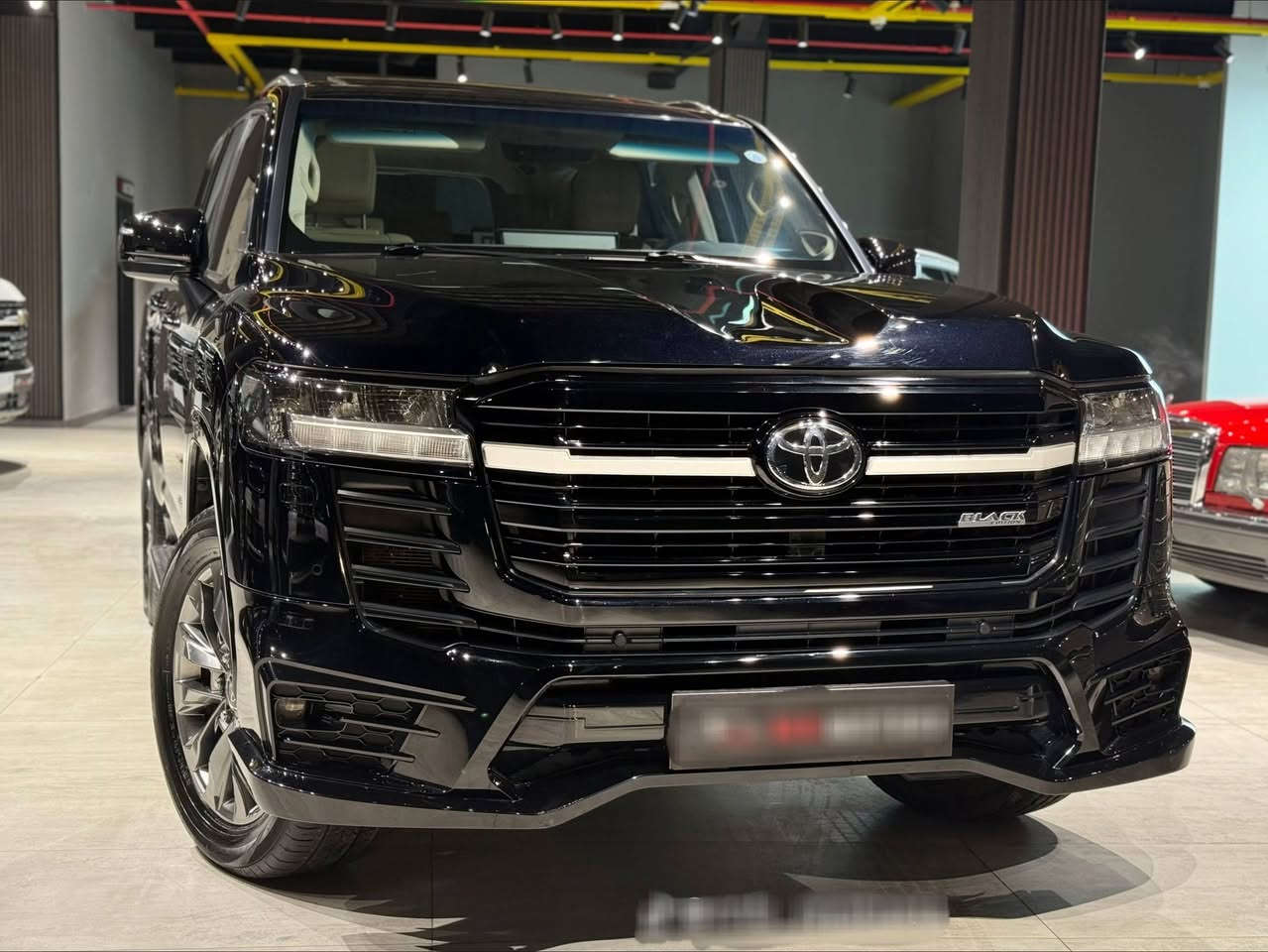 تۆیۆتا لاندکڕۆز 2022 مواسەفات GXR
سفری شەریکەی جیهان
مەکینە توین تۆڕبۆ
هەموو سێرڤزەکانی لە شەریکەی جیهان بۆ کراوە
پێش و پشتی کراوە بە 2024 و بلاک ئیدیشن
تەنها 97 هەزار ڕۆشتووە 
کامێرا 360 ڕاداری لاتەنیشت 
کوشن سارد و گەرم 
سلایت 
حاسە پێش و پشتی 
بەسمە شەغال 
ڕاداری لاتەنیشت 
زۆر مواسەفاتی تر 
هەزە و سەنەوی نوێیە بەناوی خۆمەوەیە

یەک پارچەی هەیە
گێر و مەکیەنەی بەشەرت 
هیچ کێشەیەکی تێدا نییە 

ژمارەی خاوەنەکەی 
***********
