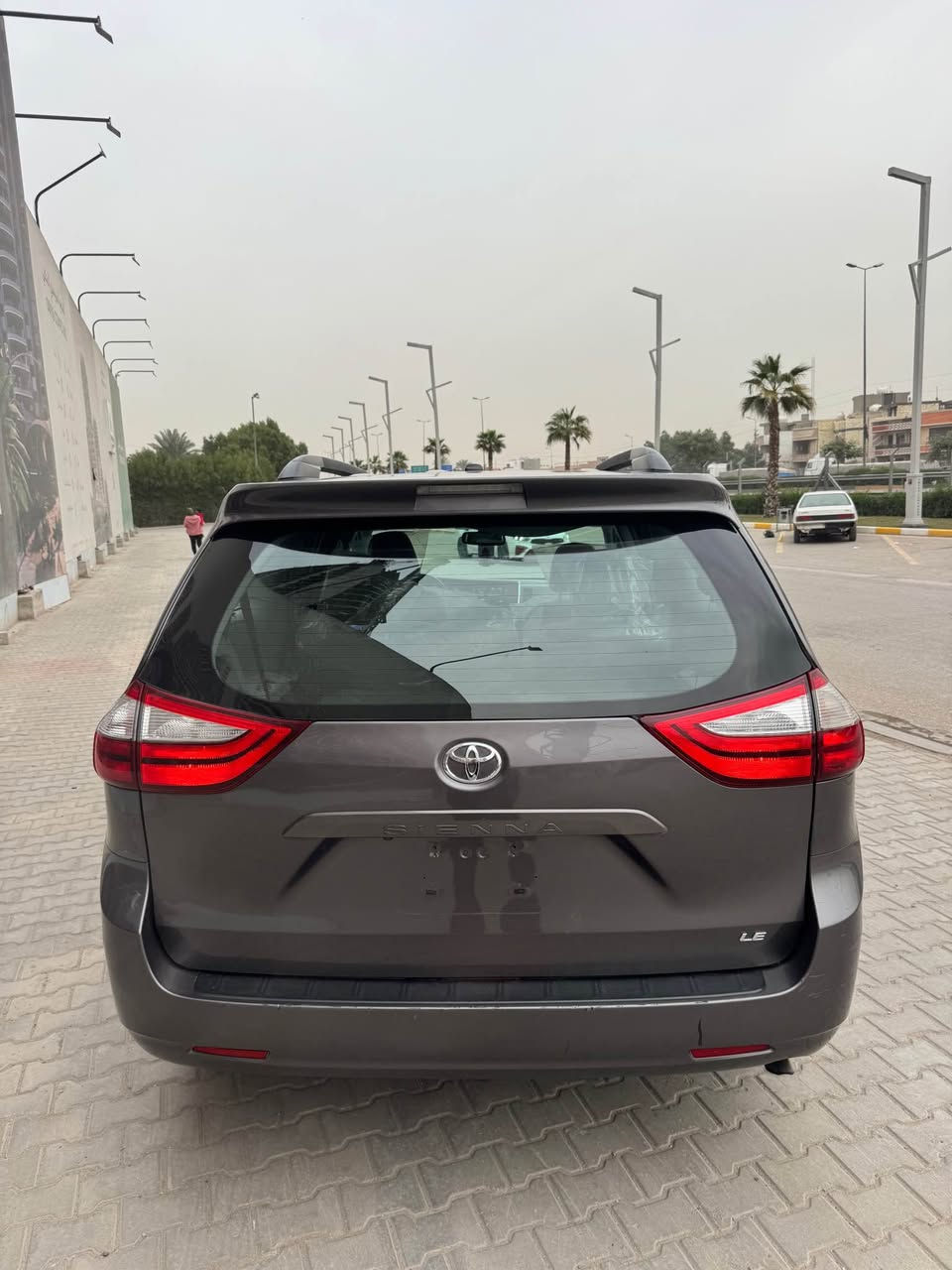 بسم الله الرحمن الرحيم 
        «للبيع فقط»
 TOYOTA SIENNA 2015  
السيارة مخزنة ماشية 56 الف فقط 
شرط الفحص وين ميعجبك——

كلين تايتل – مكفول من كلشي ✅
صور امريكا والكارفاكس مرفقة بل صور
بيه فقط بل عراق مضروبة 
طابوكه بل بنيد ومصلحة عله كده
موضحه بل صور
وبيه مكانات pdr

الفئة: LE موصفات عادية 
* شاشة 
* كامرة خلفية 
* شاشة اعطال
* تحكم ستيرن جهتين
* كروز سرعة
* ابواب سلايت كهرباء
* كشن السائق كهرباء 
* تبريد 3 قطع
* 7 راكب
* لايت اوتو + نهاري
* كشافات ضباب

حجم المحرك: 3.5 لتر V6 قوي 💪
كير اوتو ماتيك + سبوت 6 سرعات🔥

رقم بغداد + سنوية + هزه كله جديد جاهز✅

—— مسويله ادامه كامله دهن + فلاتر 
نوزلات بلكات فلتر فيت بم تخم تايرات
الصدر كله بلادي 100‎%‎ ———✅
____السيارة جاهزة ونضيفة جدا 
بيه فقط نقص واحد بوري التبريد مزروف
واذا ضلت منا لشهر اني اسوي

للاستفسار : *********** (ابوسيف)
الموقع 📍: < بغداد.الغزالية>
السعر  💵: < 235 ورقة > بيه مجال بسيط
اتشوف السعر غالي السيارة نضيفة جدا
وماكو بنضافتة وبموديله بل عراق كله
واذكر 😒(كلين وماشية 56)

اسف عل اطلة 🌹بس ذكرت كلشي
 علمود لحدايضل يسئل🙃 بغداد, العراق
