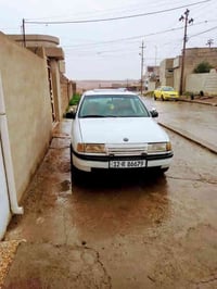 فيكترا موديل 1992رقم نينوى مابيها بس بقعات صبق بلصقف مكانات بصيطة زغير...