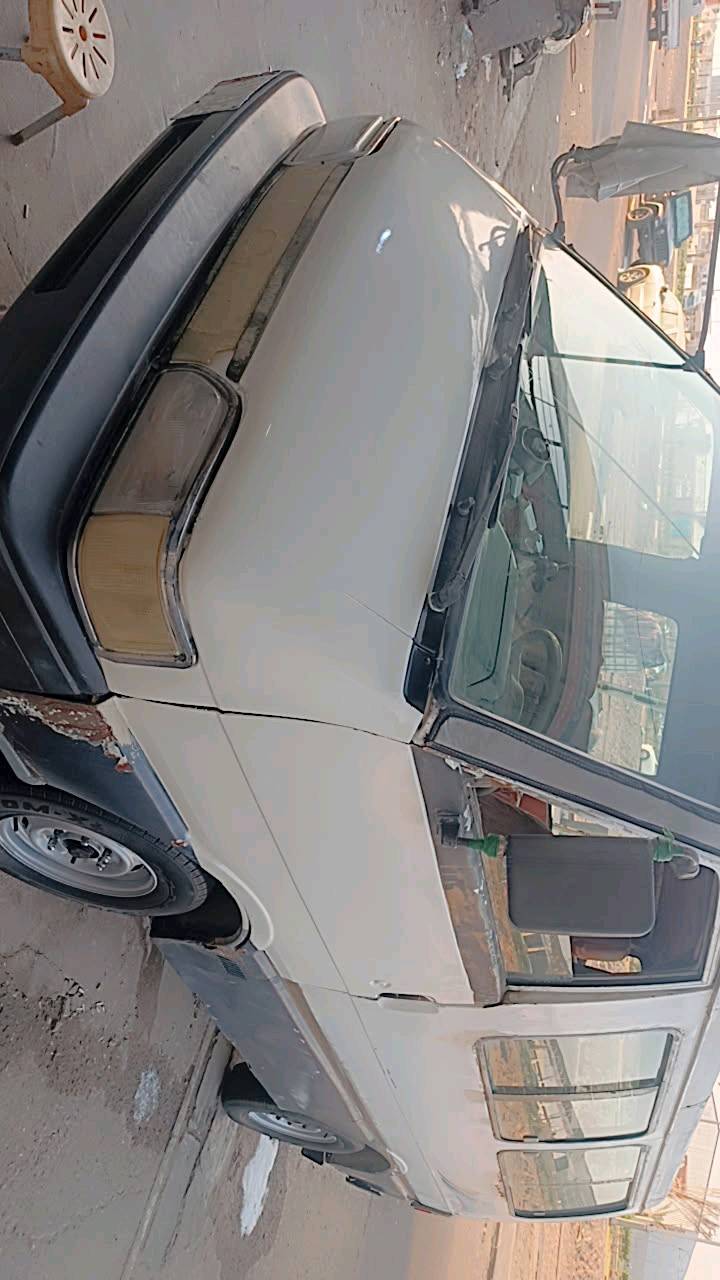 سياره بسته موديل 94 جير ومكينه مقفولات حداديه مقفوله تخم تاير مقفول تجي تشوفه شوف العين نفس اللي بالصور عنوان البصره السعر 25 وبيها بجاه ***********📞