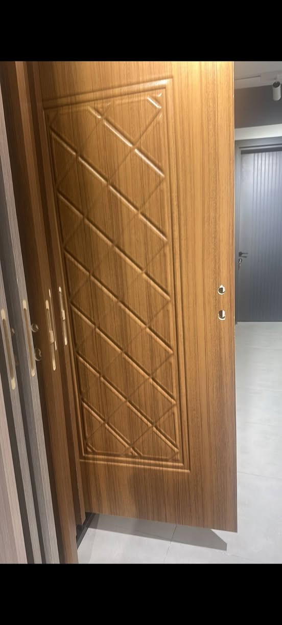 سلام عليكم أبواب شمالي سعر كامل يدات نرمايد شد ونقل بغداد. فقط سعر ٢٢٥ الف وبعدك اكو الوان ودزاين تختلف 
قياسات متوفره
٢١٠ في متر
٢٤٠ في متر
٢٧٠ في متر
سعر كامل شد ونقل فقط بغداد
*********** واتساب
