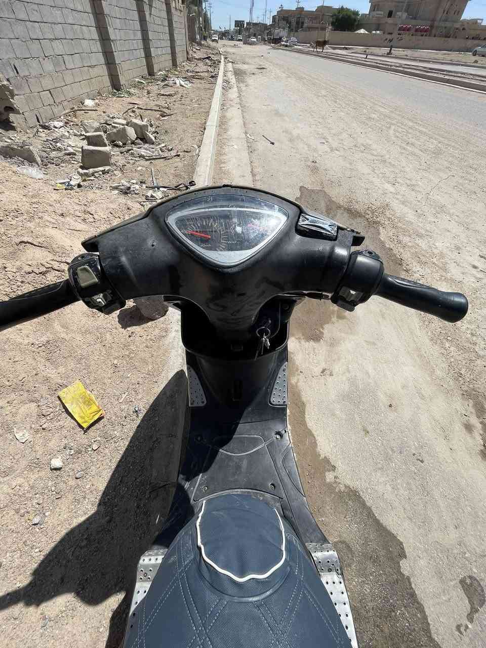 للبيع
ماكس عدلة 

دراجة بلادية ختم واحد كفراتها 

دراجة مفتوحة مرا وحده 49 

دراجة ما نقصها شي كلها بلادية 

كهربائيات كلها شغالة سلف هندر اشاير لايت بك لايت عينة كلة شغال دراجة ما تذب عليها ربع دينار 

دراجة بيها كزوز رياضي 

القرنة

السعر 490وبيها مجال 

الشراي خاص 

***********
