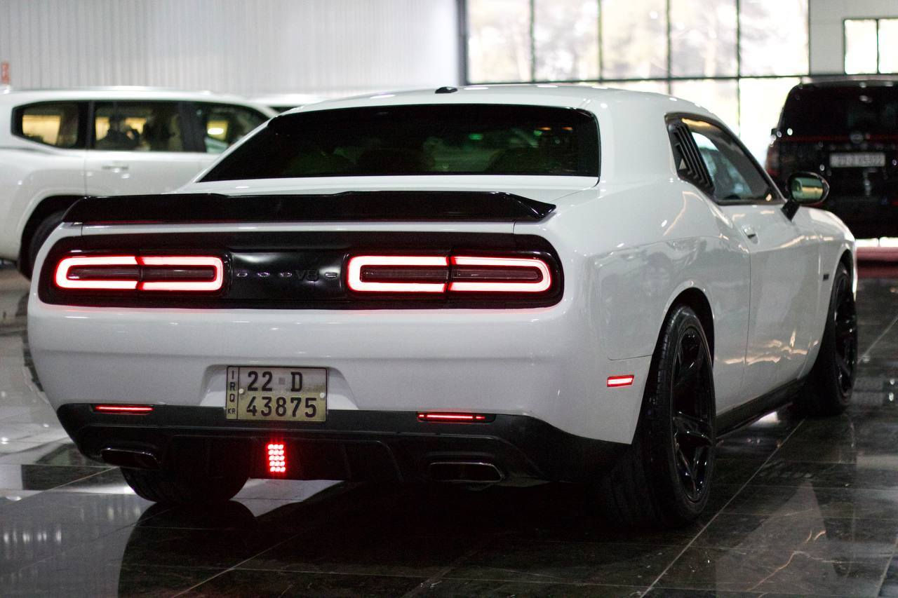 دوج جالنجر مودیل 2016 SXT
السيارة اربع قطع ونص صبغ
بجم كبس
 السيارة جديدة كاملة وبدون نقص
محرك كير شرط
 مواصفات : 
شاشة كبيرة
سماعات الباين
فول تحكمات ستيرن
شفتات ستيرن
كشنات كهرباء
داخل ابيض
كامرة
ديفوزر
برمجة محرك SRT يعني طيارة
صوت صالنصة تحكم ريموت
رقم اربيل
للتواصل:
*********** اتصال فقط
*********** واتساب او فايبر فقط
مكاني السليمانية
