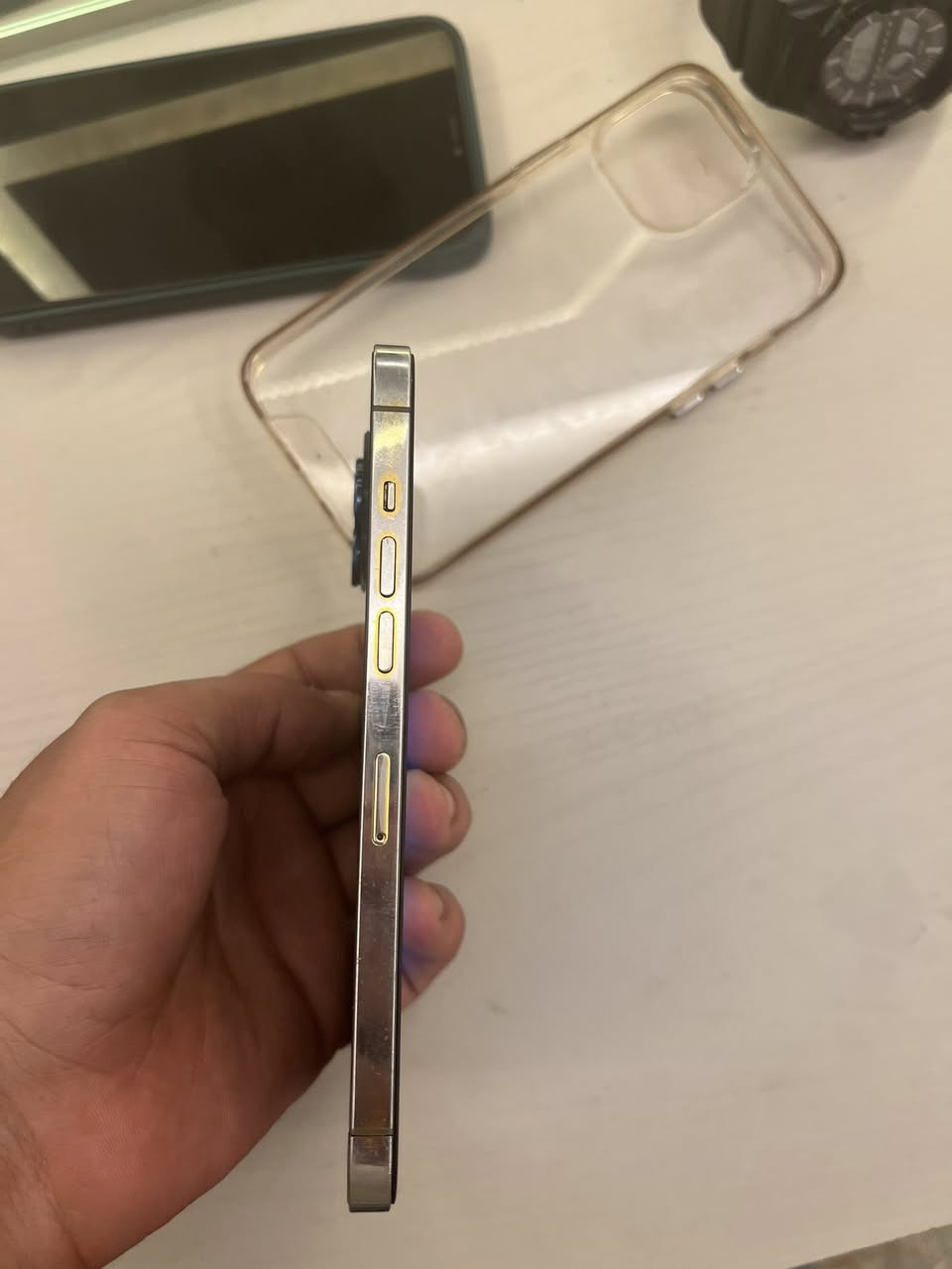 سلام عليكم 12برو ماكس ذاكره 256 جهاز مبدل ضهر وبطاريه كامره اماميه بيا تغويش قيم وخذ شراي يخابرني لحد يراسلني
*********** مكاني بغداد قرب بسمايه
