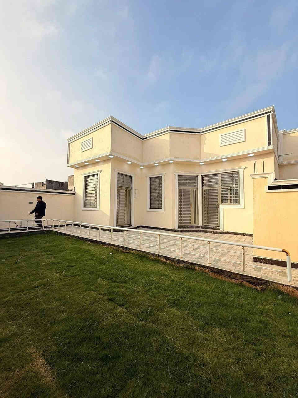 #اسعد_الله_اوقاتكم_بكل_خير⁉️👋🏼

دار سكن للبيع بناء 2025

#المساحه 270 متر 👍 

#جنس_العقار :: طابو ملك صرف زراعي باسم عراقي سند 25 

#العنوان :: البصره أبي الخصيب ابو كوصره ثالث عن شارع ابو كوصره رئيسي
#يحتوي البيت على ثلاث ٣ غرف منام كبار
و ديوان
و مطبخ و صاله
و مناور عدد 2
و صحيات داخلي وخارجي  و كراج سياره وحديقه 

#البيت جاهز من كلشي تستلم البيت عنده المكاتبه
كامل من مقطوره و كيزر و ماطور
جيب اثاثك و اكعد
و الف عافيه الي ياخذه

جميع الخدمات متوفره ماء كهرباء ومدارس 
#السعر (( 120 مليون  وبي مجال 
#للاستفسار الاتصال على الهاتف 📳📞
📳***********
