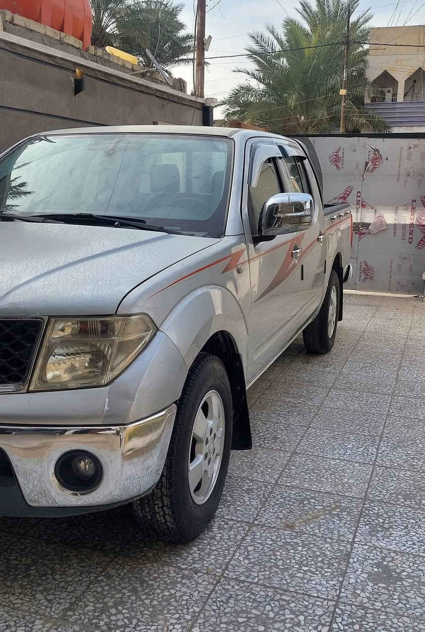 السلام عليكم 
عندي بيكم نيفاره موديل 2009 

رقم سليمانيه جديد الدولي شرط التحويل 

مكينه لا بخار ولا تنقيص خير من الله 

كير عادي صدر مامي خلفي جديد تبريد ثلج 

بيه صبغ الباب الخلفي اليمنه 

مكان سياره بغداد الرصافه السعر 90

رقم الهاتف ***********
