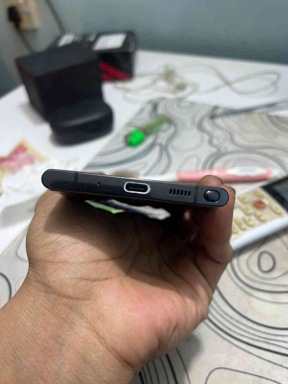 Note 20 ultra 256 اسود
السلام عليكم ورحمة الله 
نوت ٢٠ نضيف استخدام شخصي بلادي ما مبدل بي اي شي 
ذاكرة ٢٥٦ ويا كارتون و شاحن ١٢٠ واط  
مراوس ب شي اعلى و انطي فرق سامسونغ فقط 
0786 738 2061
