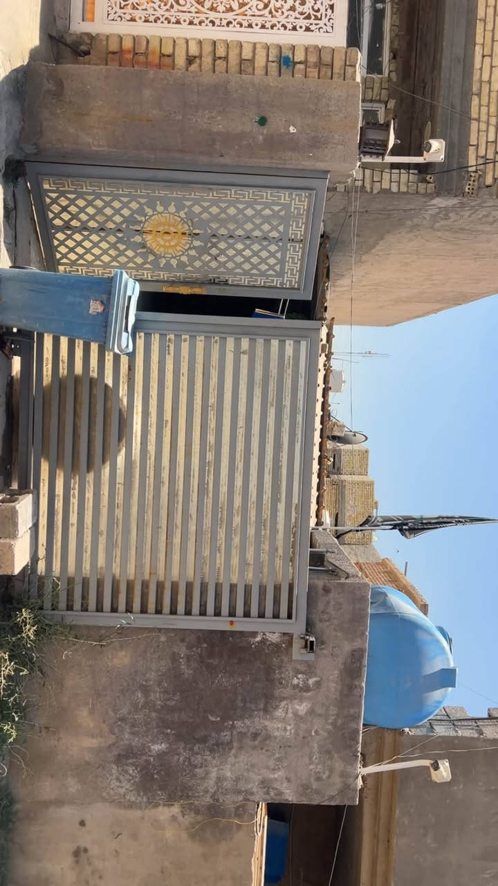بيت بزعفرانيه نهايه الأربع شوارع خلف جامع الكيلاني بنائه بندويش البيت 100 متر سعره 55 وبي مجال نشاءالله ***********
