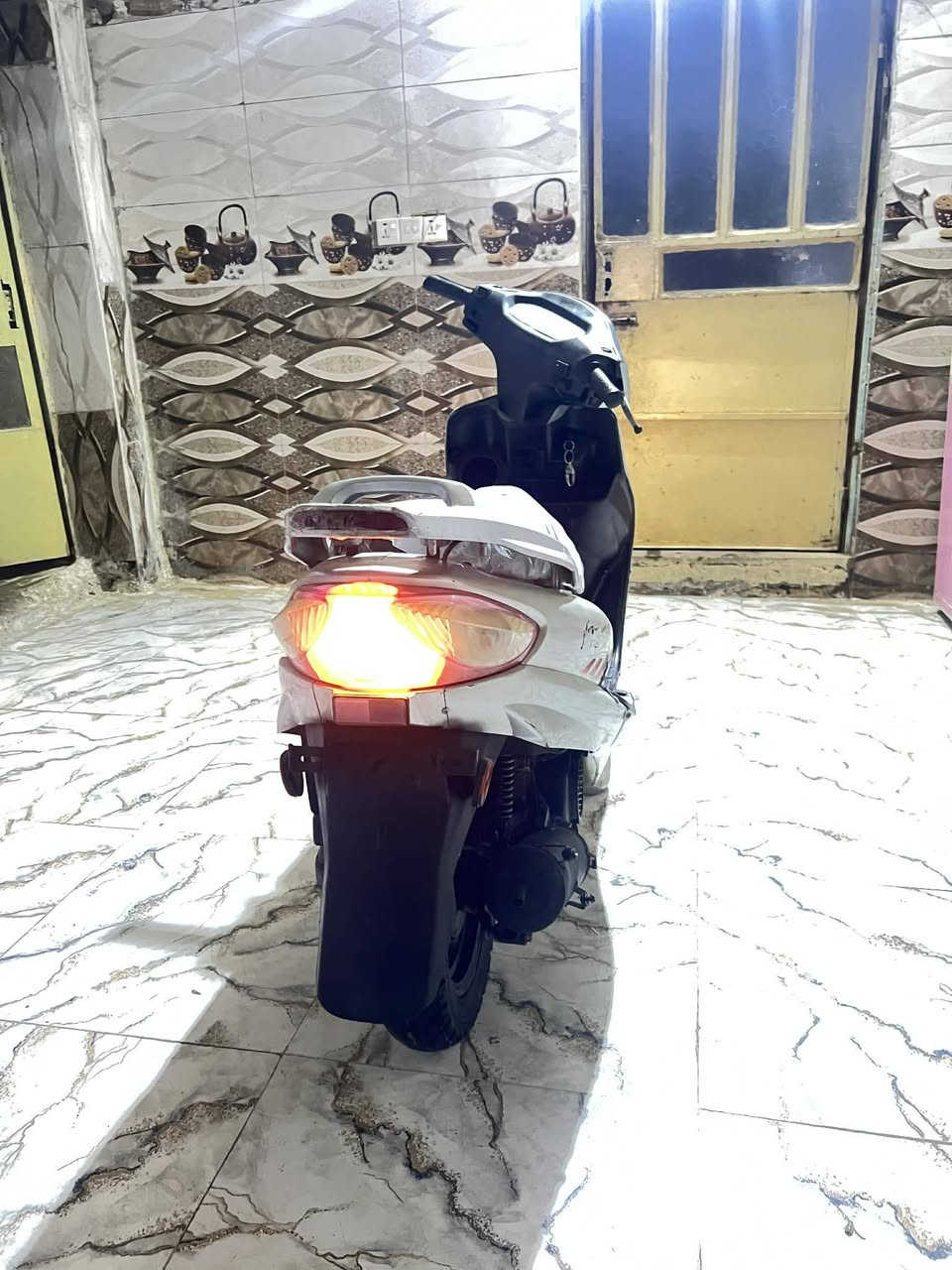 السلام عليكم دراجه سيامه البيع جديده كهربائيات كله شغاله نكره سلف ما تذب عليه ربع سعر 250  مكان رفاعي ***********
