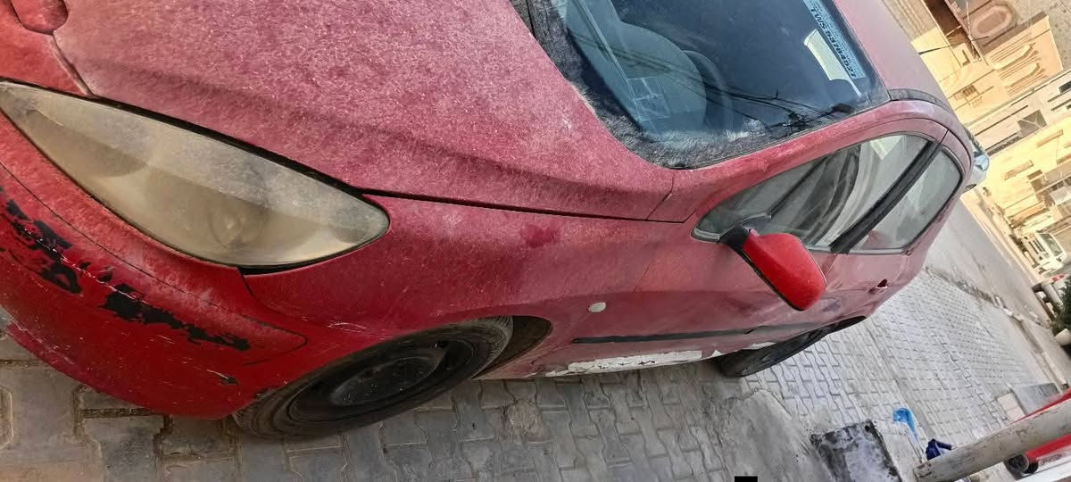 بيجو 307 2005 مكانها نجف سنويه بأسمي بعدها ما ساقطه السياره بيها نواقص تحتاج ادامه سعرها 40 وبيها مجال 
الاتصال *********** النجف, العراق
