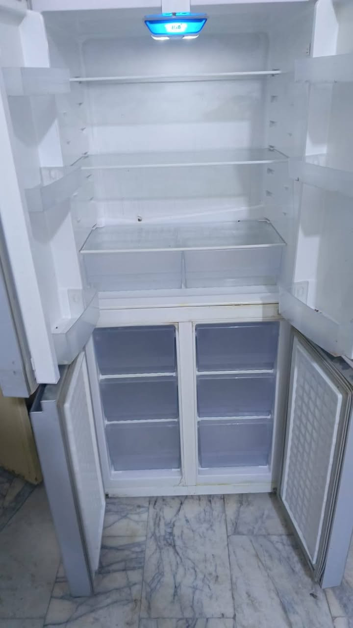 ***********
متواجه واتساب
