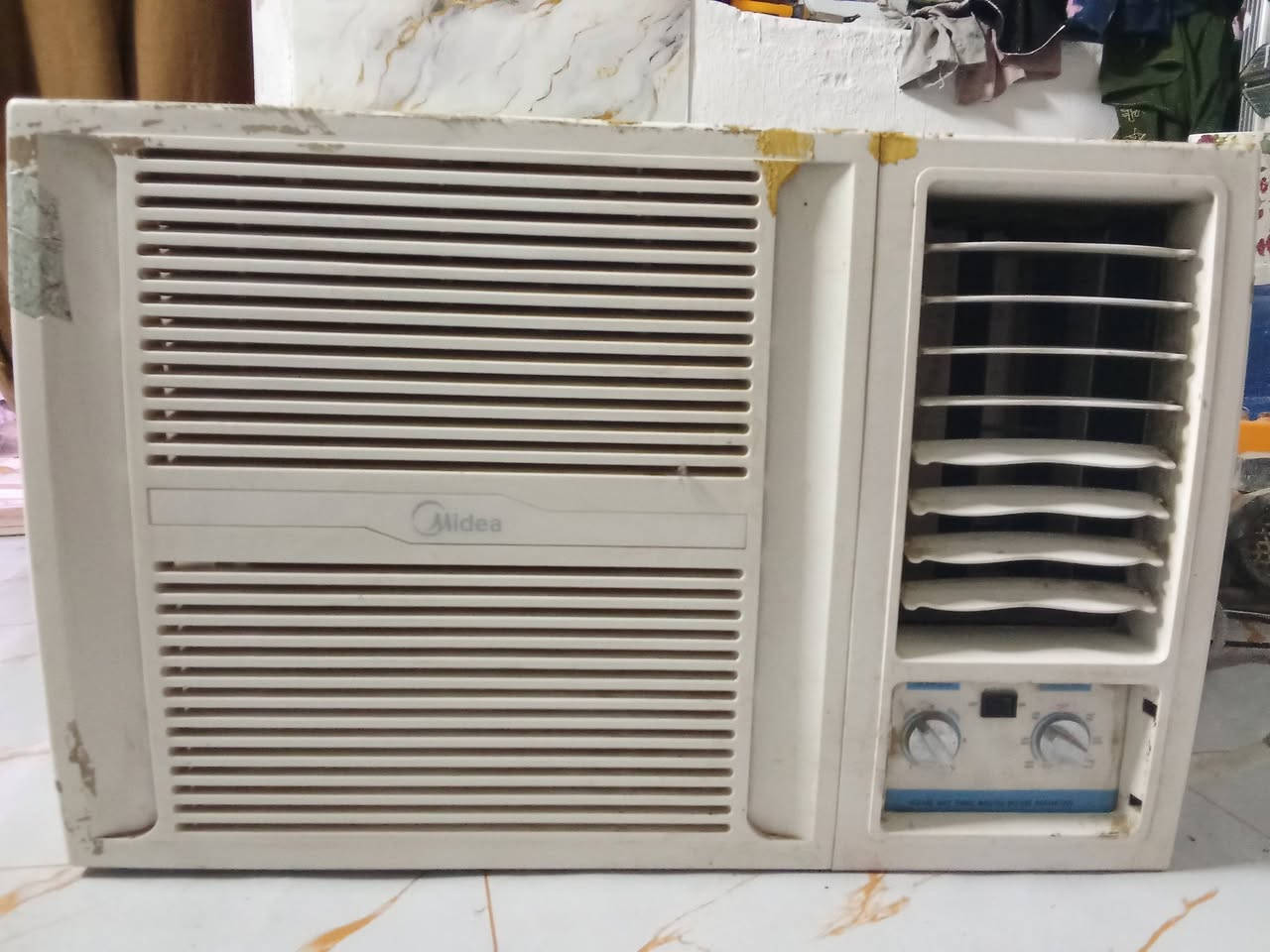 سلام عليكم مكيف ميديا تبريد وتدفئه ثلج جديد ماخذه بلكارتونه لامفتوح ولامصلح راوتري لايفصل جهاز جديد بمعنه الكلمه ب300مكاني الحسينيه قرب المنتزه مال تقاطع ال12اتصال الشراي ***********
