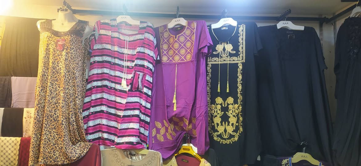 محل ملابس نسائيه للبيع العنوان حي اور قرب كماليات ابو احمد للاستفسار الاتصال ***********
