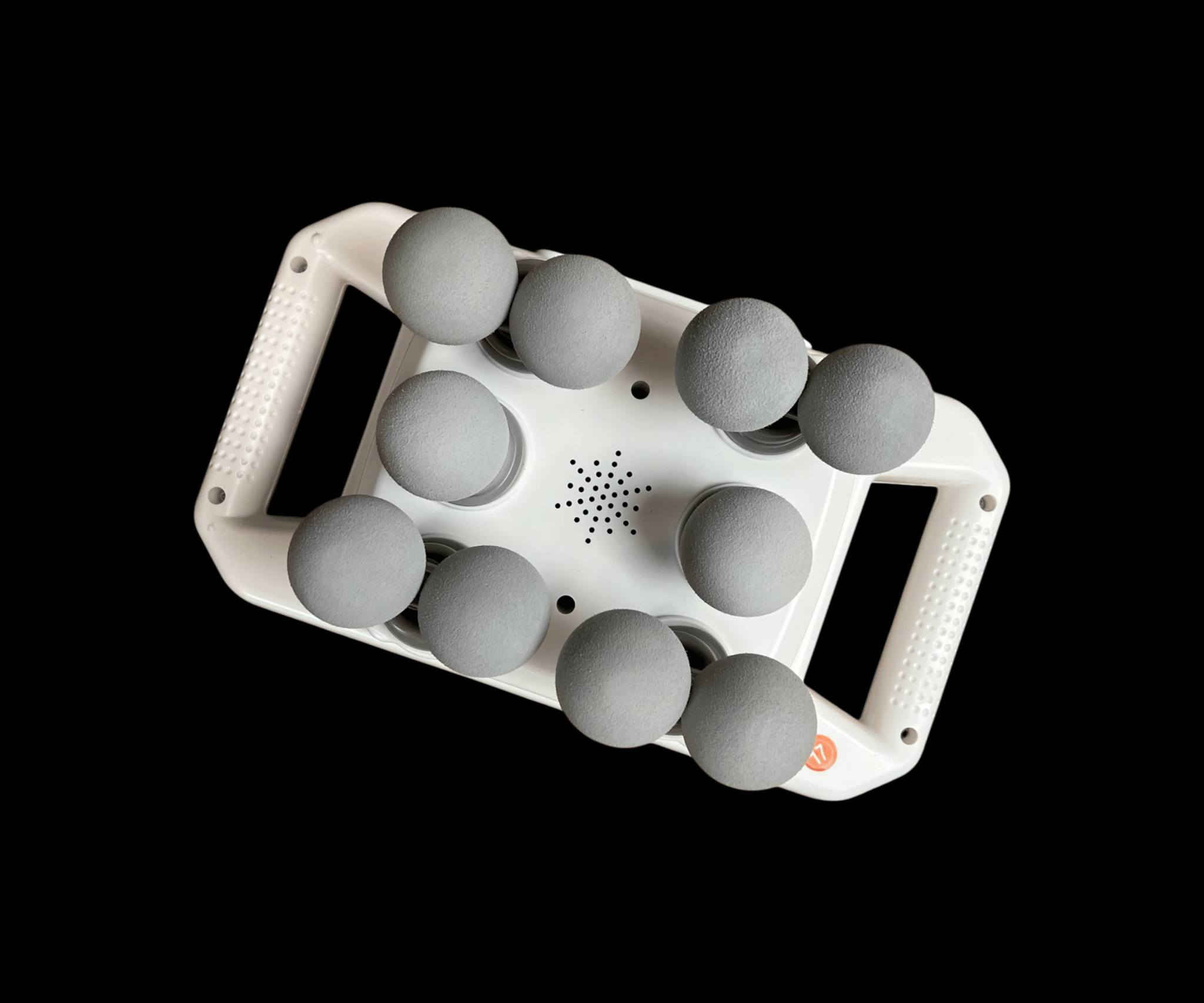 دلاكة الجسم الذكية بـ10 رؤس مساج

الاستخدامات

تستخدم لعمل مساج للجسم لتخفيف آلام العضلات والتعب بعد العمل أو التمارين.

تساعد على استرخاء العضلات وتحسين الدورة الدموية.

مناسبة لمساج الظهر، الكتفين، الرقبة، الأرجل، واليدين.

يمكن استخدامها في المنزل أو في صالونات المساج والعلاج الطبيعي.

تساعد على تقليل الشد العضلي بعد التمارين الرياضية.

المميزات

جهاز مساج كهربائي متعدد الرؤوس يحتوي على 10 رؤوس مساج لتغطية مساحة أكبر من الجسم.

20 مستوى سرعة لتعديل قوة المساج حسب الحاجة.

6 أوضاع مساج مختلفة لتناسب أنواع العضلات المختلفة.

شاشة LED رقمية لعرض مستوى السرعة.

تصميم بمقبضين لسهولة التحكم والاستخدام أثناء المساج.

يعمل بمحرك قوي يوفر اهتزازات عميقة لتخفيف التوتر العضلي.

بطارية قابلة للشحن مع منفذ Type-C.

جهد الشحن: 5V

تيار الشحن: 2A

مدة الشحن: حوالي ساعة أو أكثر

تصميم متين مناسب للاستخدام اليومي.

متوفر بلونين: أبيض  أسود.

محتويات الصندوق

جهاز الدلاكة متعددة الرؤوس.

سلك شحن USB Type-C.

كتيب تعليمات الاستخدام.

علبة المنتج الأصلية.

الملاحظات

يفضل عدم استخدام الجهاز لفترات طويلة على نفس المنطقة.

يجب شحن الجهاز بالكامل قبل الاستخدام الأول.

ينصح بتنظيف الرؤوس بعد الاستخدام للحفاظ على نظافة الجهاز.

مناسب للاستخدام المنزلي أو الشخصي.

قياس الكارتون

الطول: 31 سم  العرض: 15 سم  الارتفاع: 20 سم.

طول سلك الشحن 30 سم ( سعر من 25 الف الى 45 الف ) راسلني ماسنجر


**إذا كنت صاحب هذا الإعلان وتريد حذفه لأي سبب، رجاءا أرسل رسالة إلى الدعم الفني**