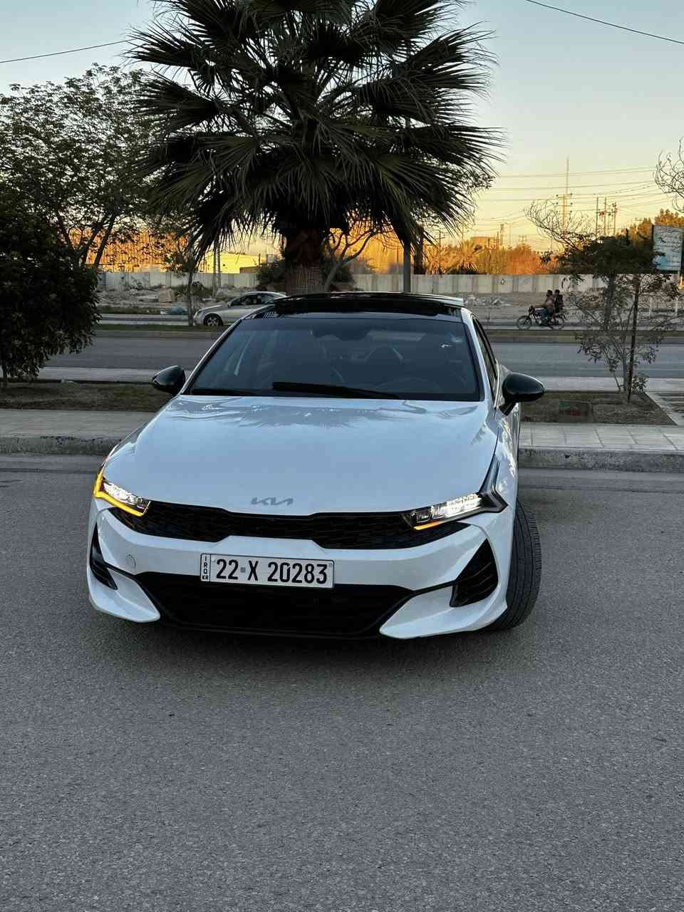 كيا K5 
فئة GT
محرك 2500 تيربو 
موديل 2023 
ماشية 20،000 mi
المواصفات 
بصمة بنوراما كشنات جلد هيتر كشنات + كشنات كهرباء + تشغيل عن بعد +سستم صوت + شاشة كبيرة + كامرة دوارة + رادارات جانبية + رادار امامي مانع تصادم + اشاير بلمري 
وباقي هواي مواصفات 
السيارة وارد امريكي 
حادث جاملغ وبنيد + راس الشاصي الايسر بي تعديل فقط بدون دواخل 
رقم اربيل جديد هزة سنوية كله جديد بسم شركة 
تريد مداور تريد تحويل 
مكان السيارة كربلاء 
السعر 188$ وبيهه مجال 
***********
