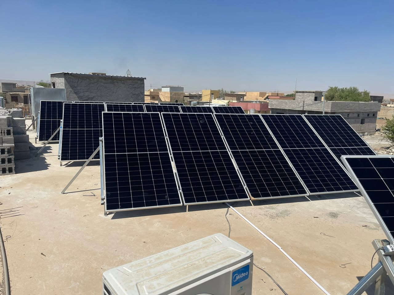 ✨ إنجاز جديد من شركة المركز الهندسي للطاقة الشمسية ✨
تم بحمد الله تركيب  منظومة طاقة الشمسية

في قضاء/بيجي📌 

                   ⚡بقدرة ⚡

60امبير نهاري ☀️

60امبير ليلي 🌕

🔋 بطارية (فلستي سولار عدد2 ) 17.5كيلواط فلستي 

▪️ عمر افتراضي طويل وأداء ثابت

▪️ أمان عالي وكفاءة ممتازة #ضمان 5 سنة

--------------------------------

⚡ انفيرتر8 كيلو عدد2 من شركة فلستي

▪️ أداء قوي وتحمل عالي للأحمال

▪️ مناسب للربط مع بطاريات 

   --------------------------------

☀️ 20ألواح شمسية  لونجي x10/645

▪️ كفاءة عالية في توليد الطاقة

▪️ أداء ممتاز في الأجواء الحارة

▪️ جودة عالمية #ضمان 15 سنة

--------------------------------

قضاء بيجي /مقابل عيادات  

📞 للاستفسار والحجز: ‭***********‬

شركة  المركز الهندسي للطاقة الشمسية

ثقة • جودة • ضمان
