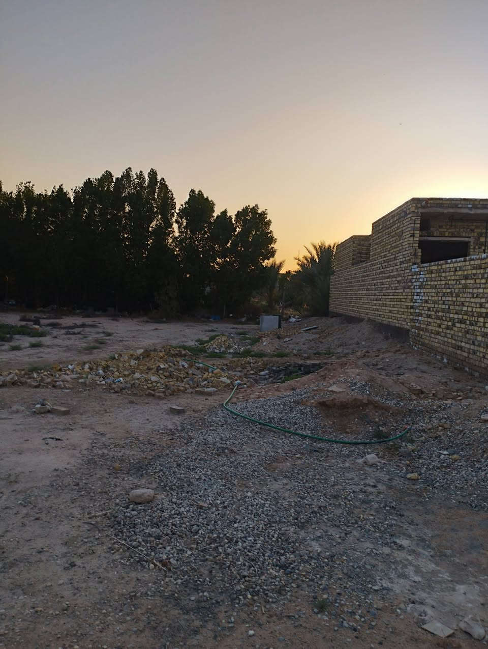 السلام عليكم 
قطعه زراعية سند ٢٥ 
المساحة ٢٥٠
العنوان طريق الدغارة قرب البستنه قريب على الشارع العام
للتفاصيل اتصال على
***********
