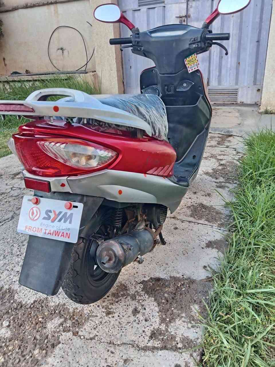 يا اللّه
للبيع دراجة سايم ابو عيون محرك نظيف كهربائيات سلف هندر كله شغال دراجة جاهزه ما بيها اي نقص السعر 550 وبي مجال العنوان الرمادي التواصل على الرقم ***********
