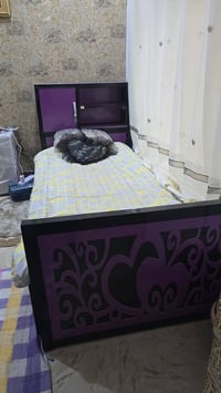 جرباية ألمنيوم مع قاعدة خشب نظافتها مثل ما واضح بالصور مع مساحة تخزين ...