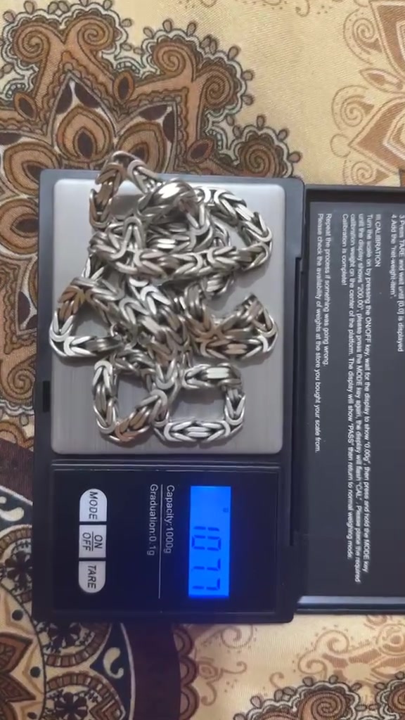 السلام عليكم 
زنجبيل فرعوني الوزن 107 جديد صار اسبوع من أخذته 
للبيع اغرام 5000  
عنوان بغداد الحرية 
***********
