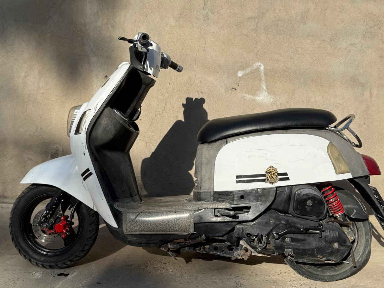 السلام عليكم دراجه بوليسي
كلهه ختم واحد + مكاتبه وصل كمرك 
بلادي مكينه مفوله شك الكاع
 نازله من الرمبه قبل 3 اشهر
مانقصها برغي كامله مانقصه اي شي 
السعر   550  بيهه مجال بسيط 
سلف وهندر كهربائيات كله شغال 
شلعه ومعدل مختمه كله ختم واحد 
العنوان : بغداد مدينه الصدر  
الاورفلي قرب العماره البرتقاليه
للاستفسار  : ***********
