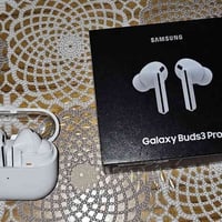 سماعات سامسونج • مستعمل شوية • وادي حجر