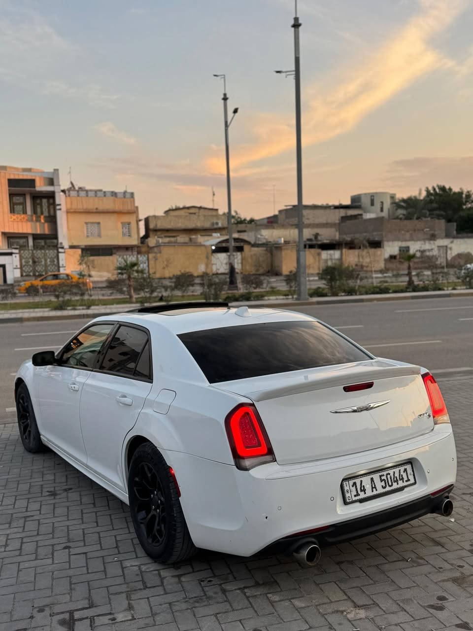 المديل 2018
الضرر قطعتين 
المسافه ٨٠ ميل 
السعر 210 
العنوان بصره ***********
