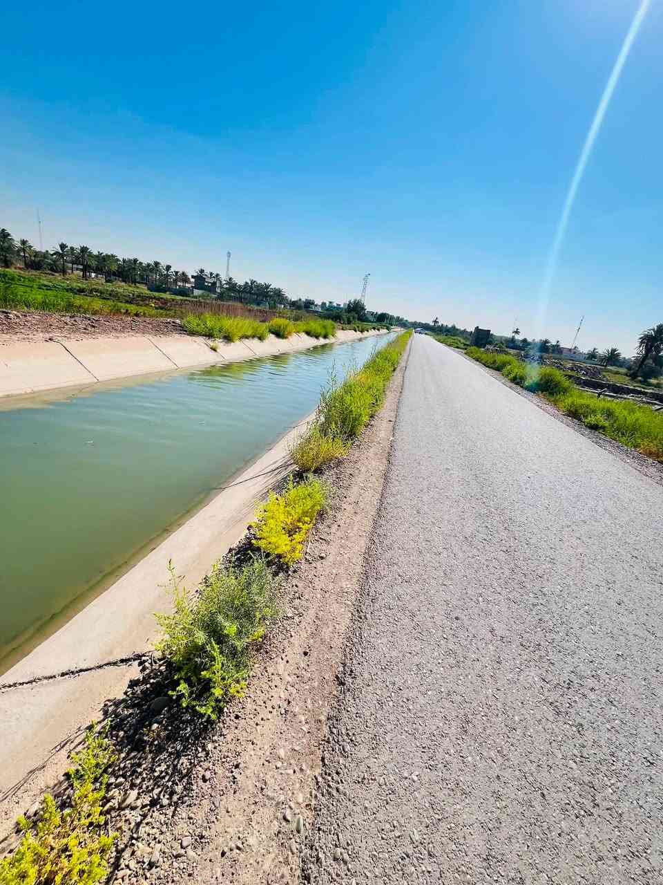 سلام عليكم قطعة للبيع 600 متر طابو زراعي سند 25 الواجهة 20 نزال 30 خدمات كاملة عنوان القطعة الدورة البوعيثة بعد محطة العهد قرب مركز الشرطة📞***********
