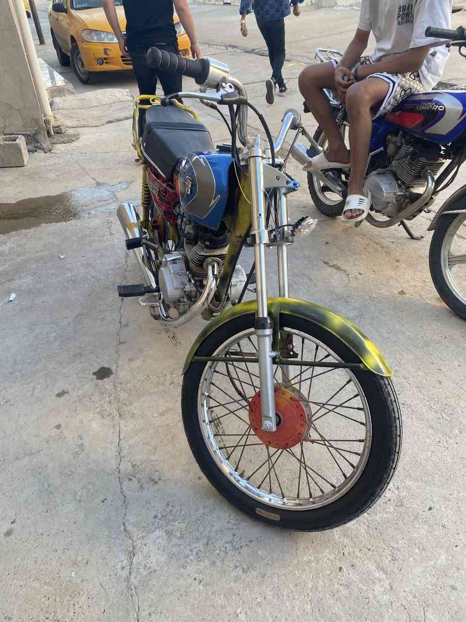 ‏كل شيء بالماتور جديد  ‏زوجته هي  ‏الزوج دياله  ‏دبلة امامي  ‏دات خلفي  كل شيء جديد  كبريت الرياضي  والسعر ٣٠٠ 
‏ في مجال  ￼***********￼￼
