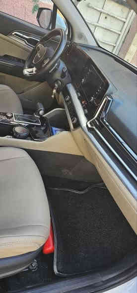 السلام عليكم سبورتج خليجي ٢٢ للبيع نص مواصفات 
ماشية ٥٣ بيهة بارد باب خلف سائق وجاملغ بارد فقط بدون صبغ 
سيارة جاهزة من كلشي 

*********** مكاني م.صدر السعر ٢١٣ بيهة مجال قليل
