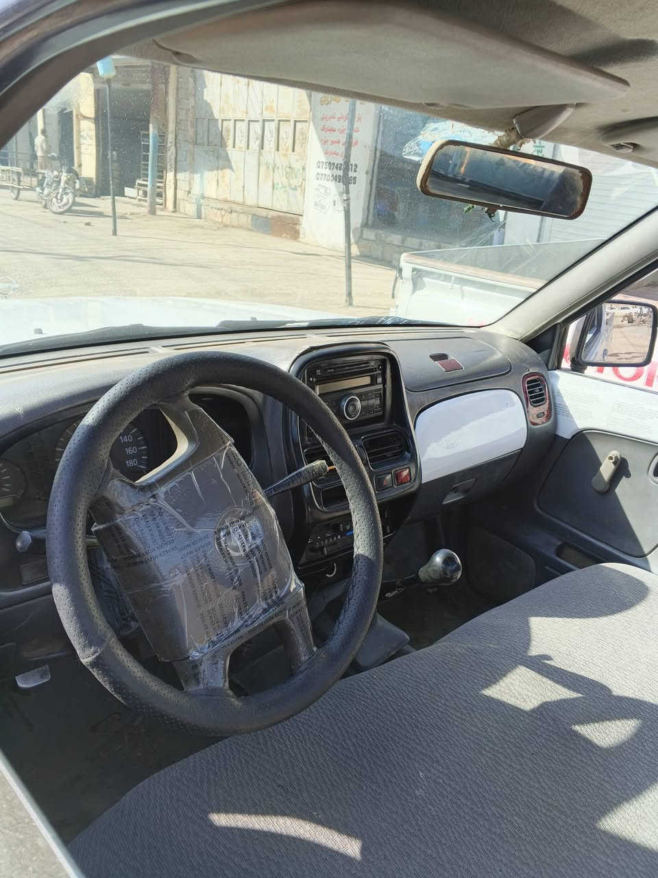 سڵاو نیسان تاک بۆ فرۆش ئارم هەولێرە بەشەرت شووێین پینجووێین دەعمی نییە پەمپە لەسەر ساخی پاوەرە2002سعری  خوار هەموو بازار زەروری پارەیەن سعری 63گەڵا کەمێک مەجال***********
