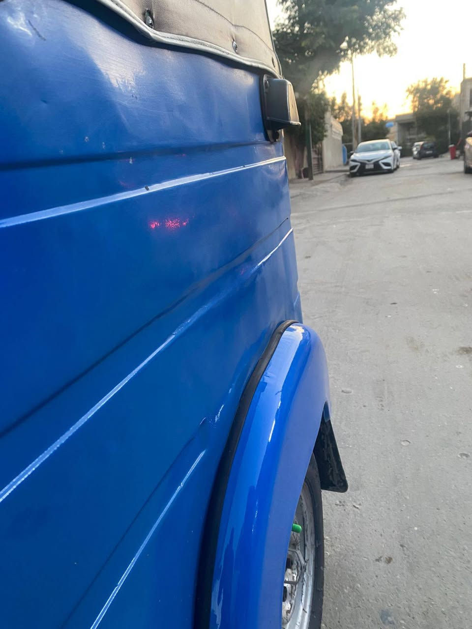 سلام عليكم تكتك للبيع عشرين شهر 11 رقم وسنويه بغداد مكينه ناعمه لا تنقص ولا تبخر تحويل ثاني يوم بيها فقط اكسل كلشي جديد بيها تخم تاير جادر جايه بك لايت سكن برده كله جديد مكاني بغداد حي جهاد الاستفسار *********** السعر ٧مليون
