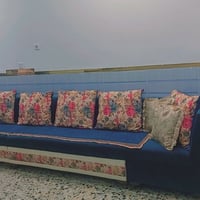 ديوان • ١٣ مقعد • ١١ كوشة