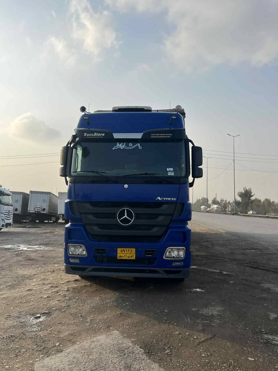 يا الله 

حاجب 2011 جامبو بدون كامر حساس 1844 محرك كير اكسن  شاصي كله شرط طخم تايه 
عربانه شمنتز شاصي حديد ارتفاع عربانه 3 امتار 
سياره بسمي  اتصل على ارقام

0770 341 8268‬
 
‭ ‭0751 818 9634‬

ملاحضه اتصل من 9 صباحا لي 10 مساء
