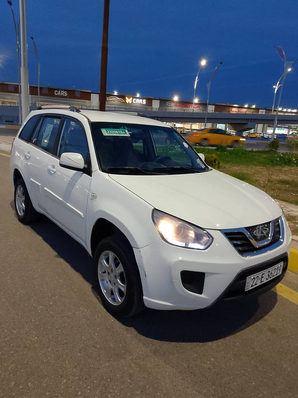 شيري تيكو موديل 2014 كير اوتوماتيك سيم المرغوب مرواسه بتكسي 
بدون ظرر بدون صبغ

كير محرك صدر كهربائيات شرط 
 
شاشة كامرة 

تدفئه تبريد شرط 

4 تايرات جديد باتري جديد 

تحكم استيرن تثبيت سرعة رقم وسنوية جديد 

 بي دفتر بنزين شرط التحويل والغرامة السيارة مال بيت

سعر 73 للاتصال 

***********"."***********
