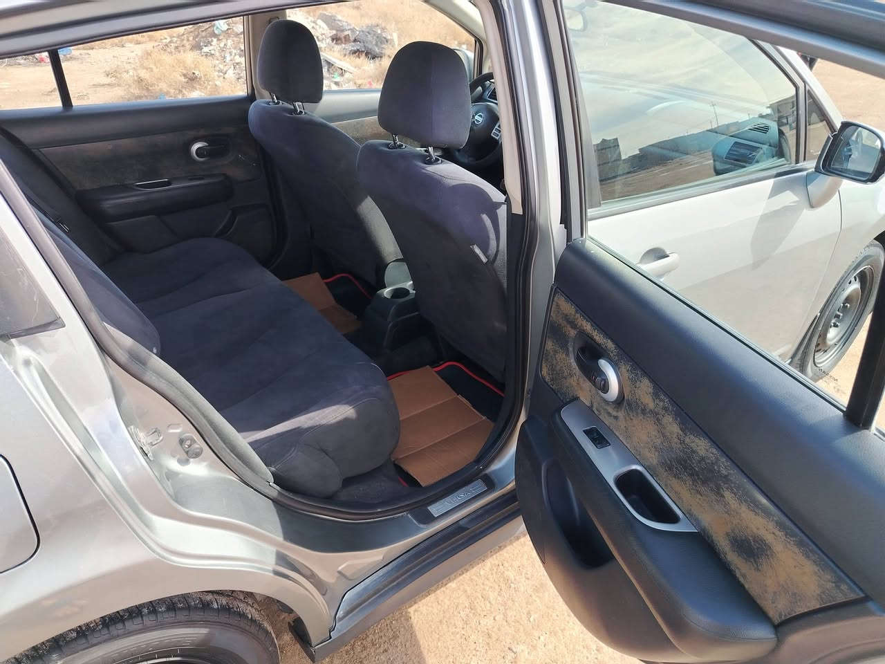 سلام عليكم نيسان فيرسا ٢٠٠٨ السعر ٧٠ وبي مجال ***********
