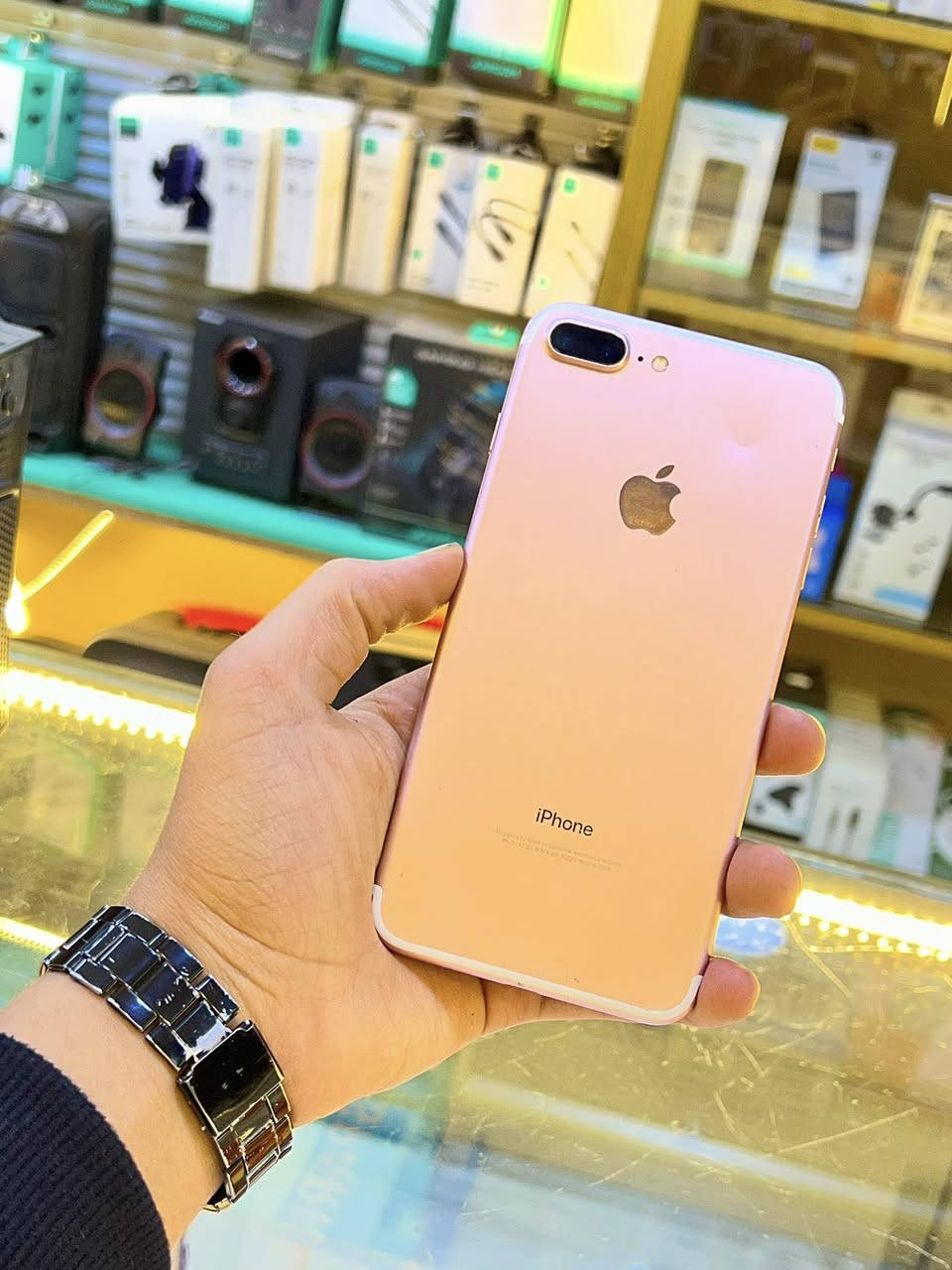 (ايفون 7 بلس)لون زهري 🔥
بطاريه (69)🔋
مساحه (32) GB
(مغير شاشه اصلي)⚡️🔥
 ومكفول كفالة ترجيع من المحل شهر 
كامل 🔥(ومعاه بكج هديه)
بحال الوكاله بسعر حرق🔥
السعر على الرقم للتواصل:0791759333


**إذا كنت صاحب هذا الإعلان وتريد حذفه لأي سبب، رجاءا أرسل رسالة إلى الدعم الفني**