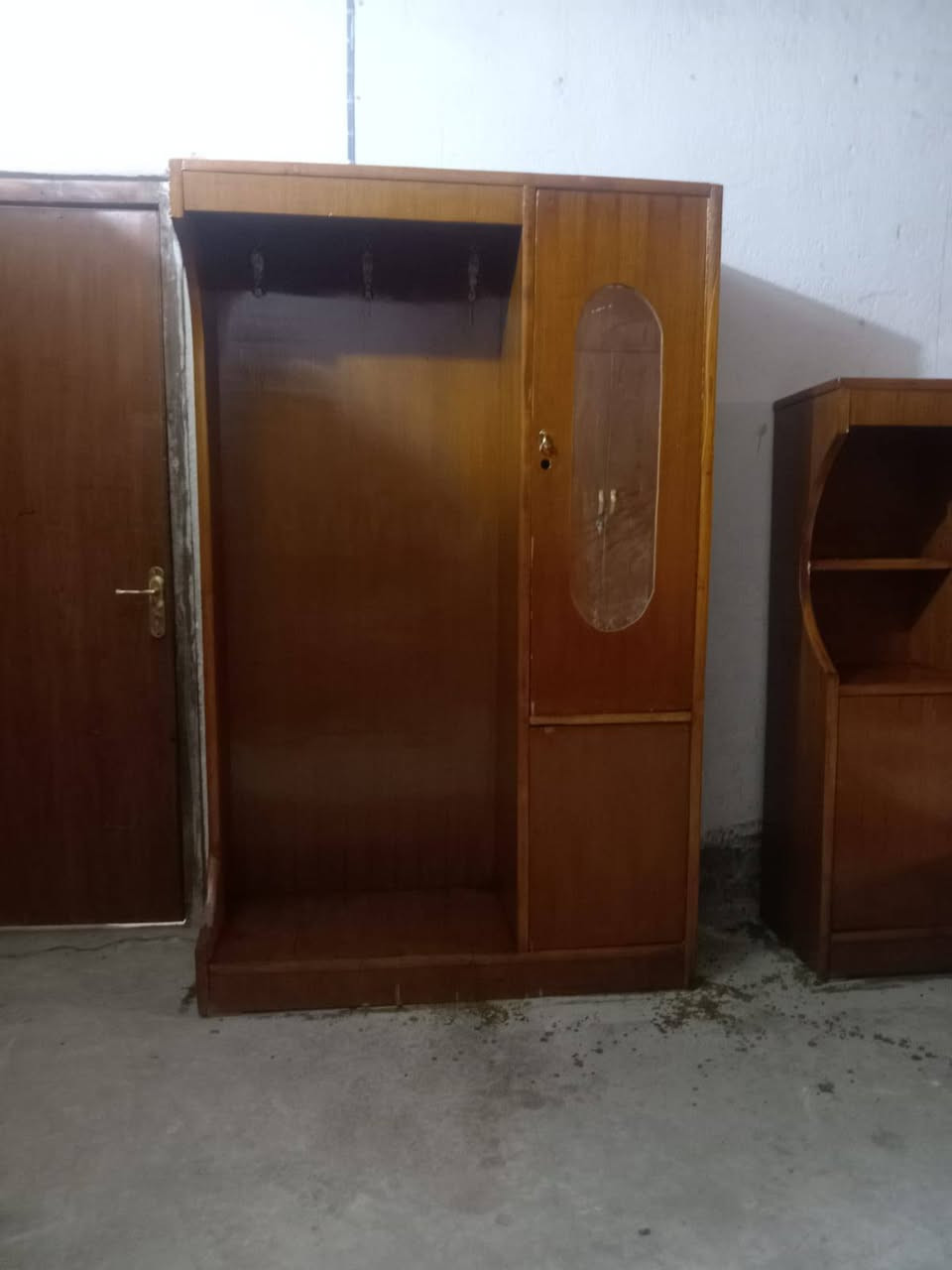 غرفه 6 ملحق صاج..عراقي  حطاطه بيع & مراوس.. السعر450..اتصال ***********..يوجد توصيل
