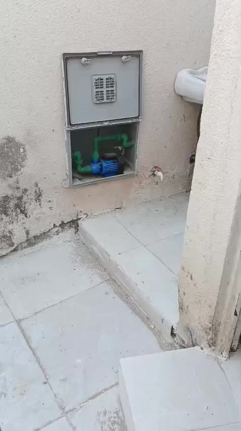 بيت 100 م ايجار
بالجزيرة _ اليوبة _ شارع الصقر _ حي الراية
2 غرفة وصاله واستقبال ومطبخ وصحيات
الايجار = 300 قفل
***********
