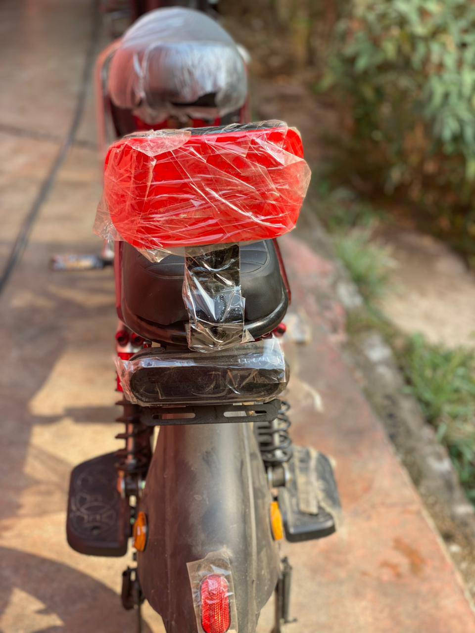 السلام عليكم شباب دراجة شحن نظيفة ومرتبة كلشي نظيف بيها وعارضها للبيع السعر 450
رقمي على الخاص ***********❤
